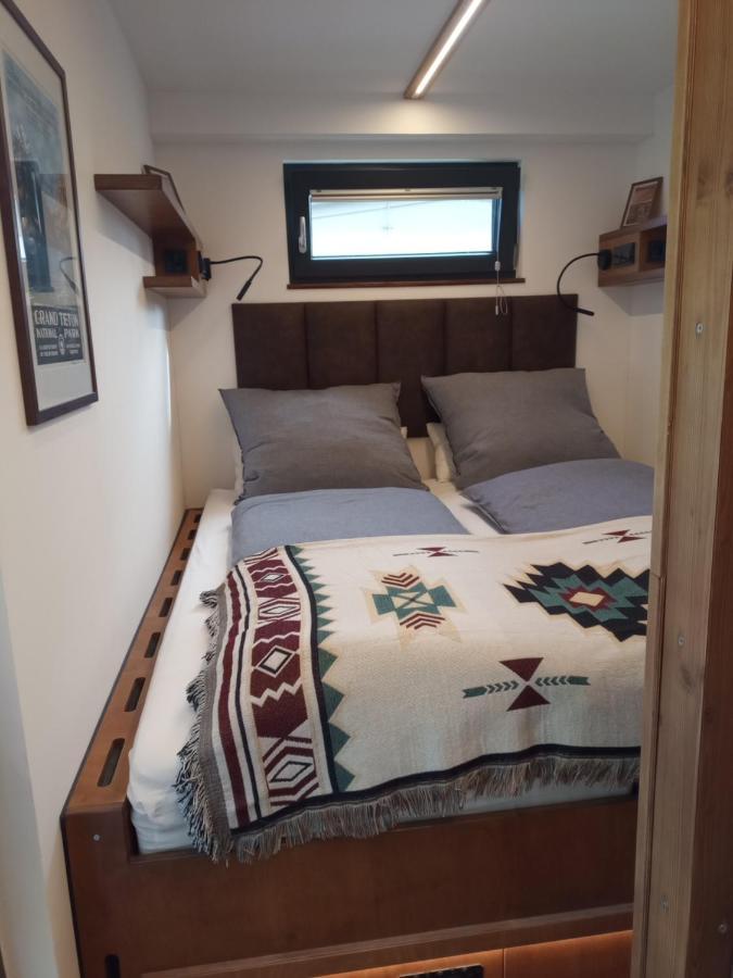 Tiny House Im Seecontainer Mit Parkplatz, Glasfaser, Netflix, Veranda Und Gehobener Ausstattung Coburg Exterior foto