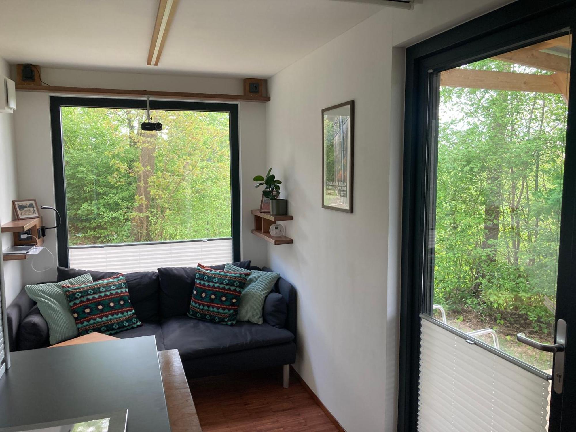 Tiny House Im Seecontainer Mit Parkplatz, Glasfaser, Netflix, Veranda Und Gehobener Ausstattung Coburg Exterior foto